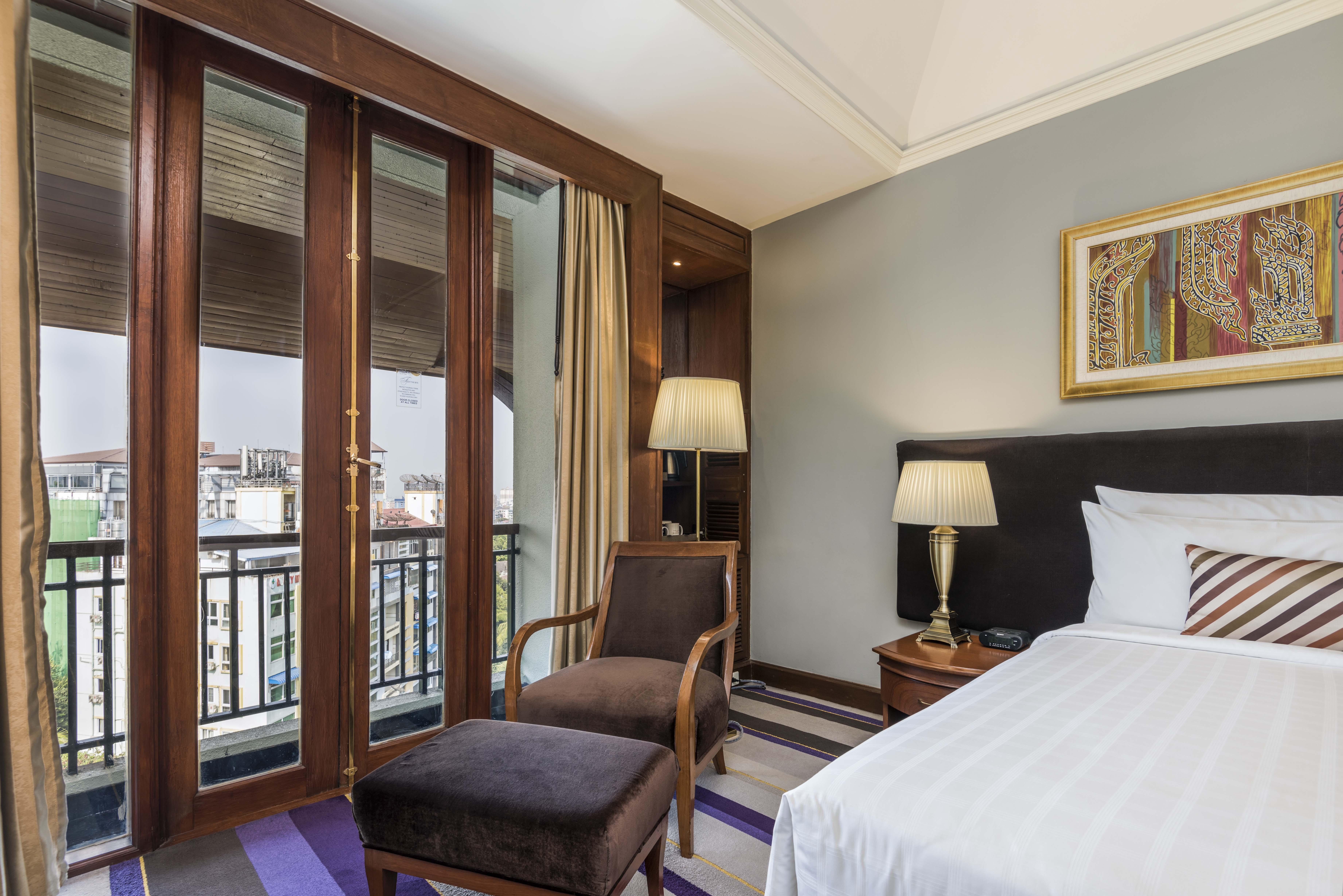 Chatrium Hotel Royal Lake Yangon Esterno foto