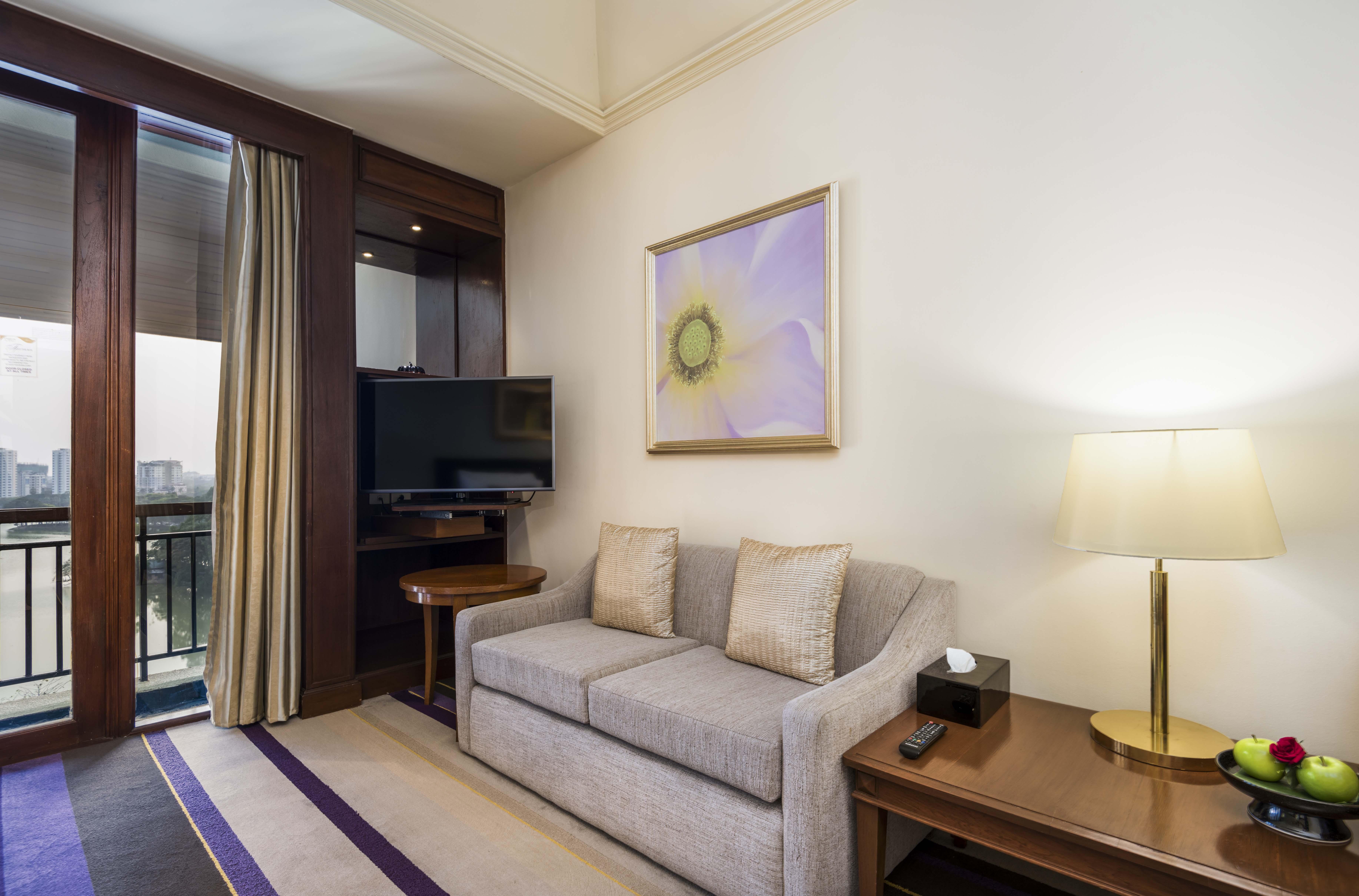 Chatrium Hotel Royal Lake Yangon Esterno foto
