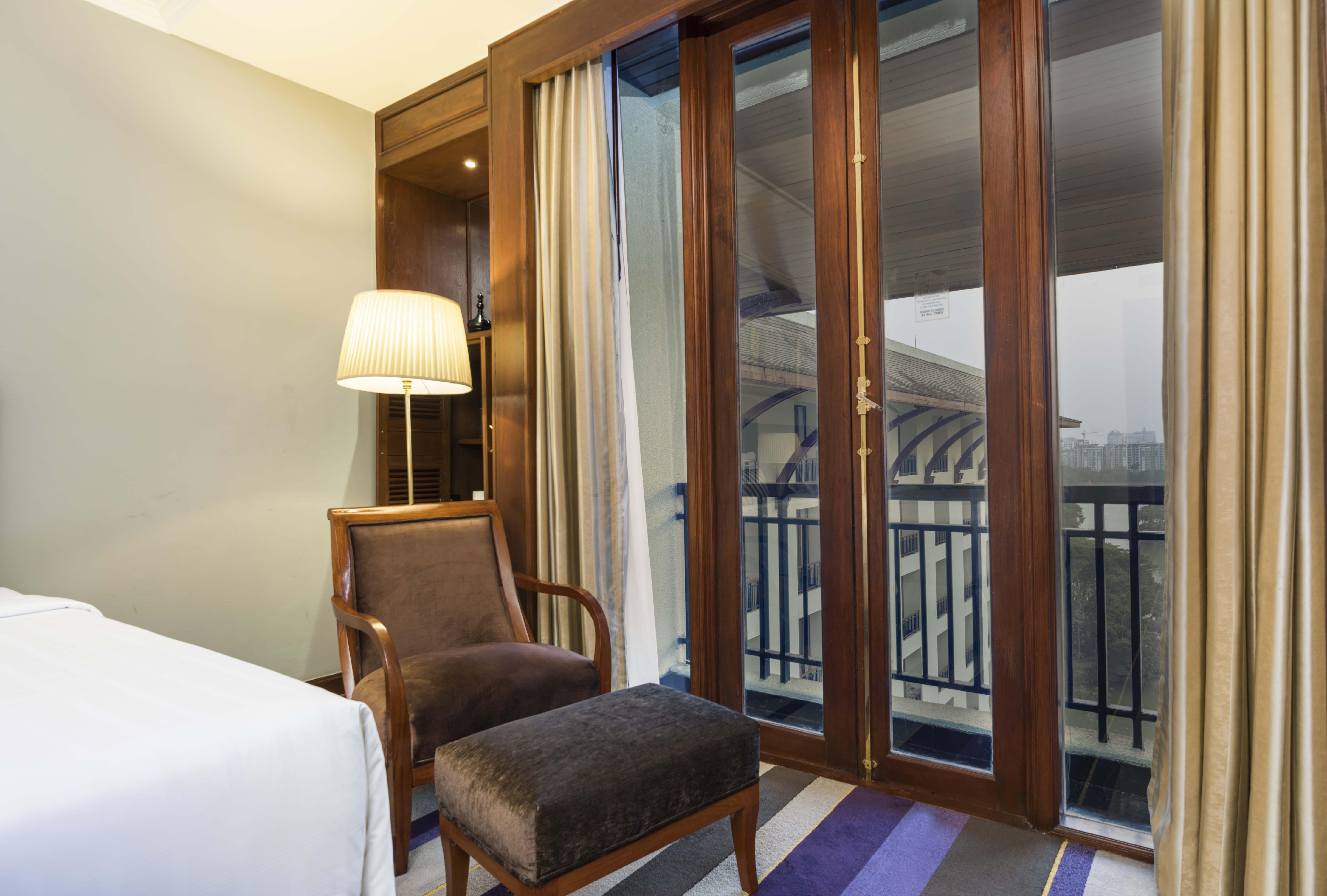 Chatrium Hotel Royal Lake Yangon Esterno foto