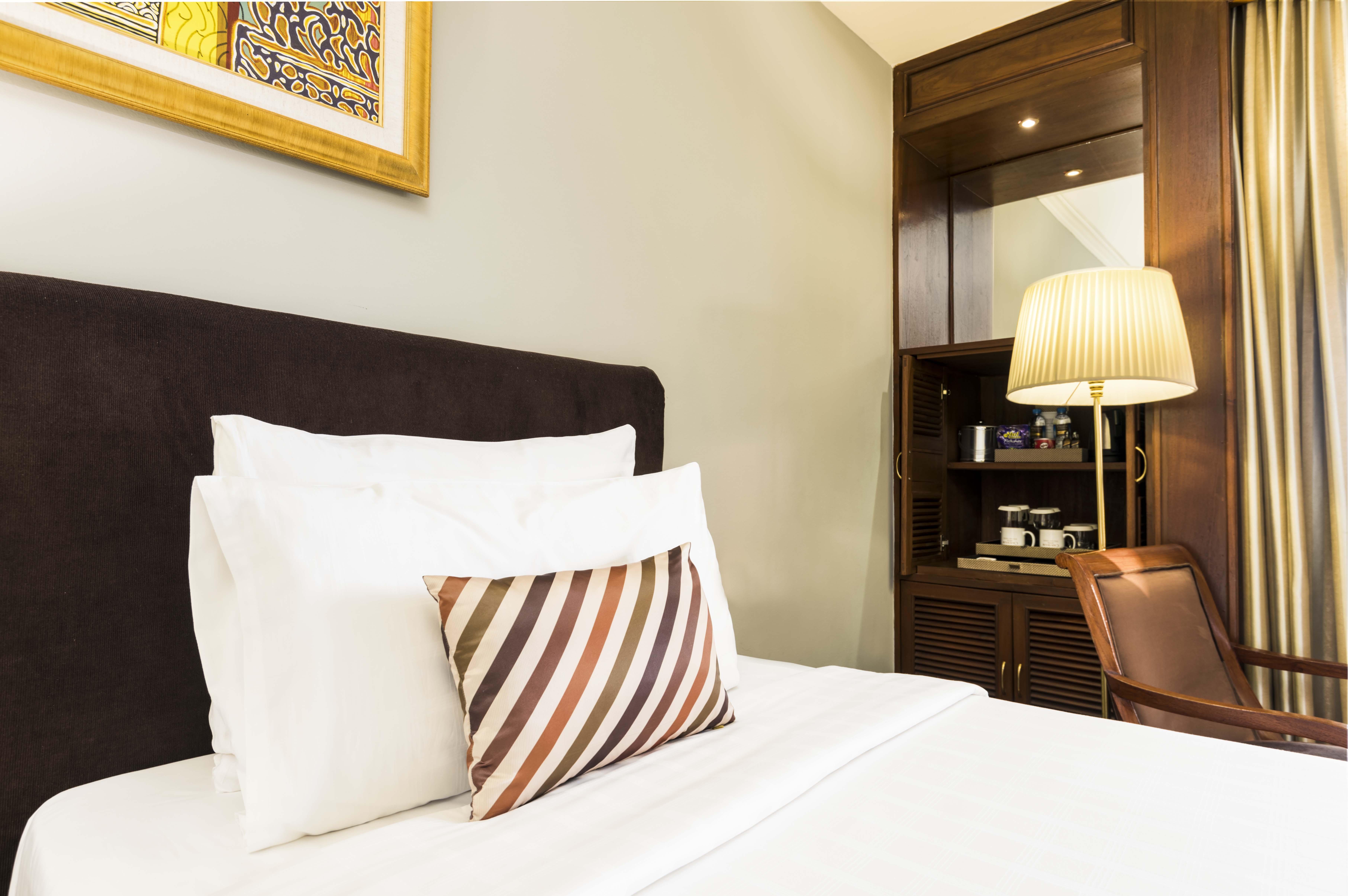Chatrium Hotel Royal Lake Yangon Esterno foto