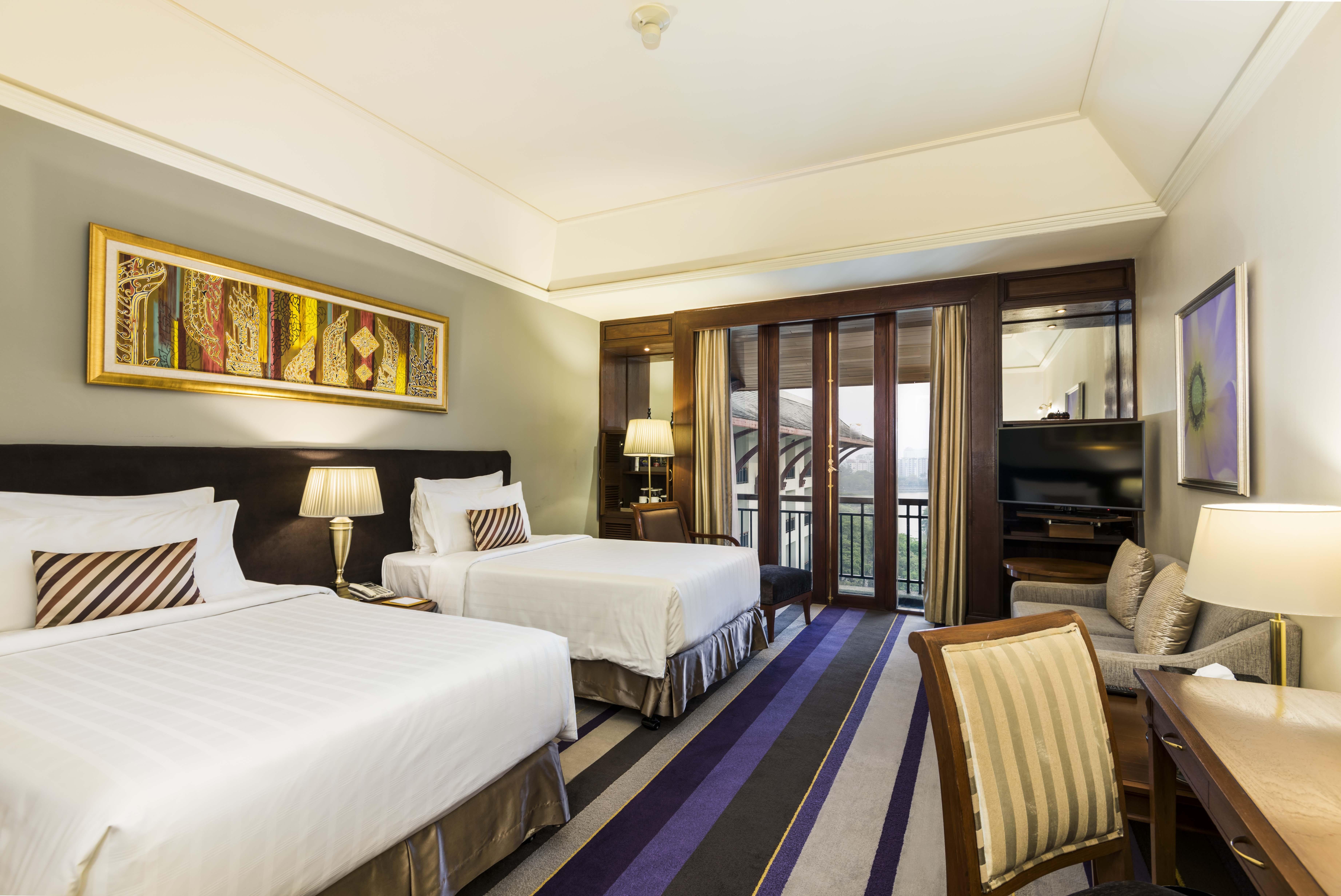 Chatrium Hotel Royal Lake Yangon Esterno foto