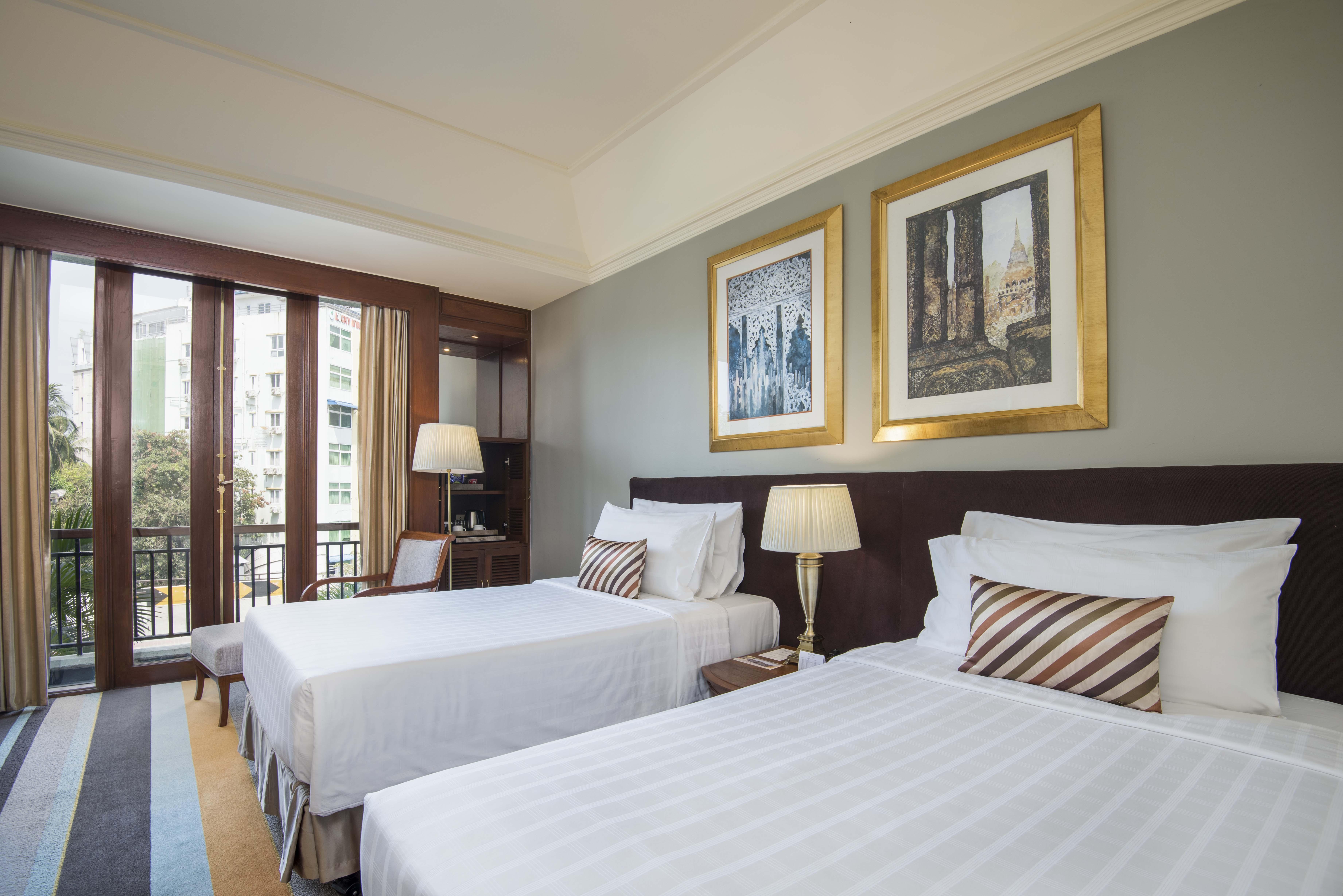 Chatrium Hotel Royal Lake Yangon Esterno foto