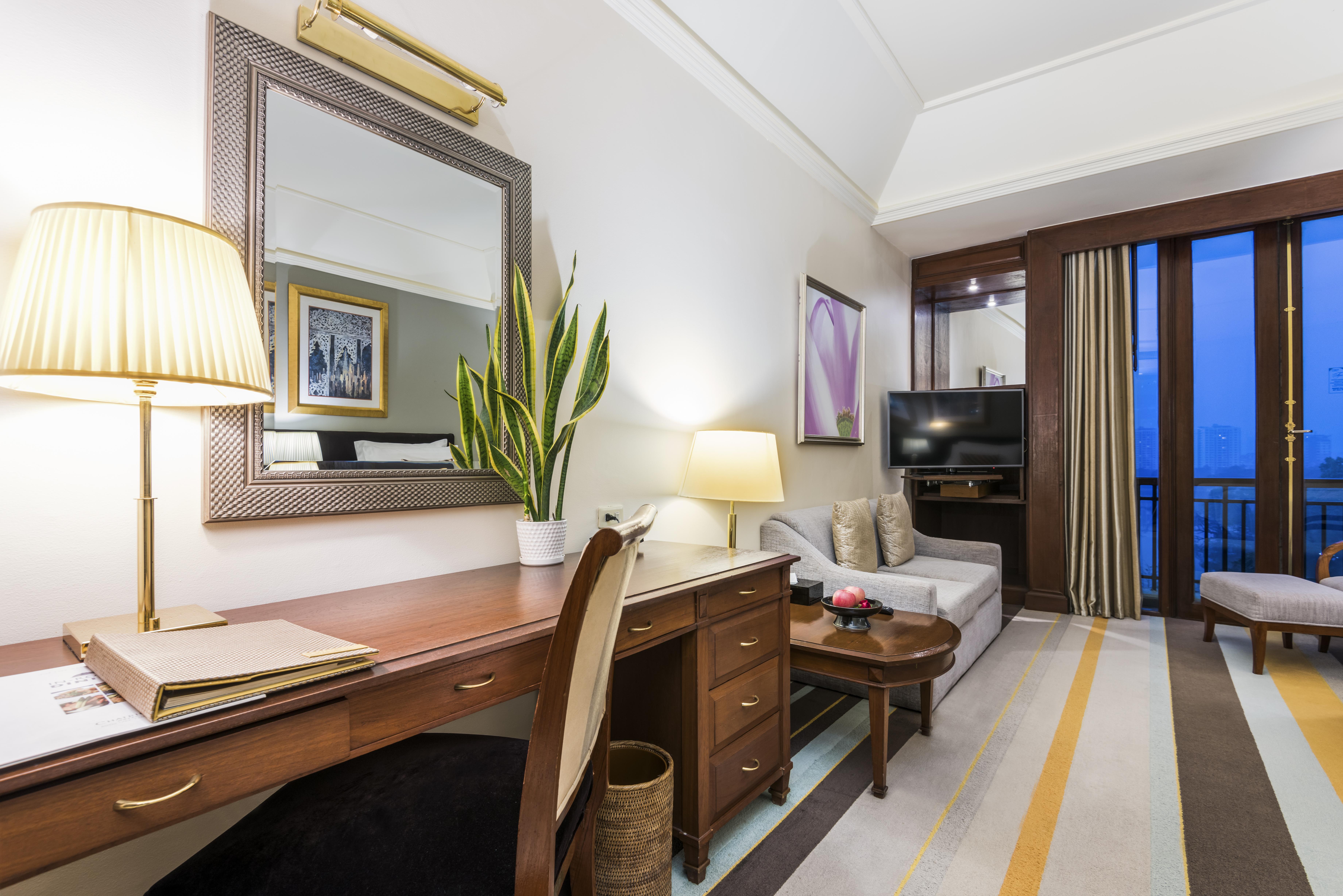 Chatrium Hotel Royal Lake Yangon Esterno foto