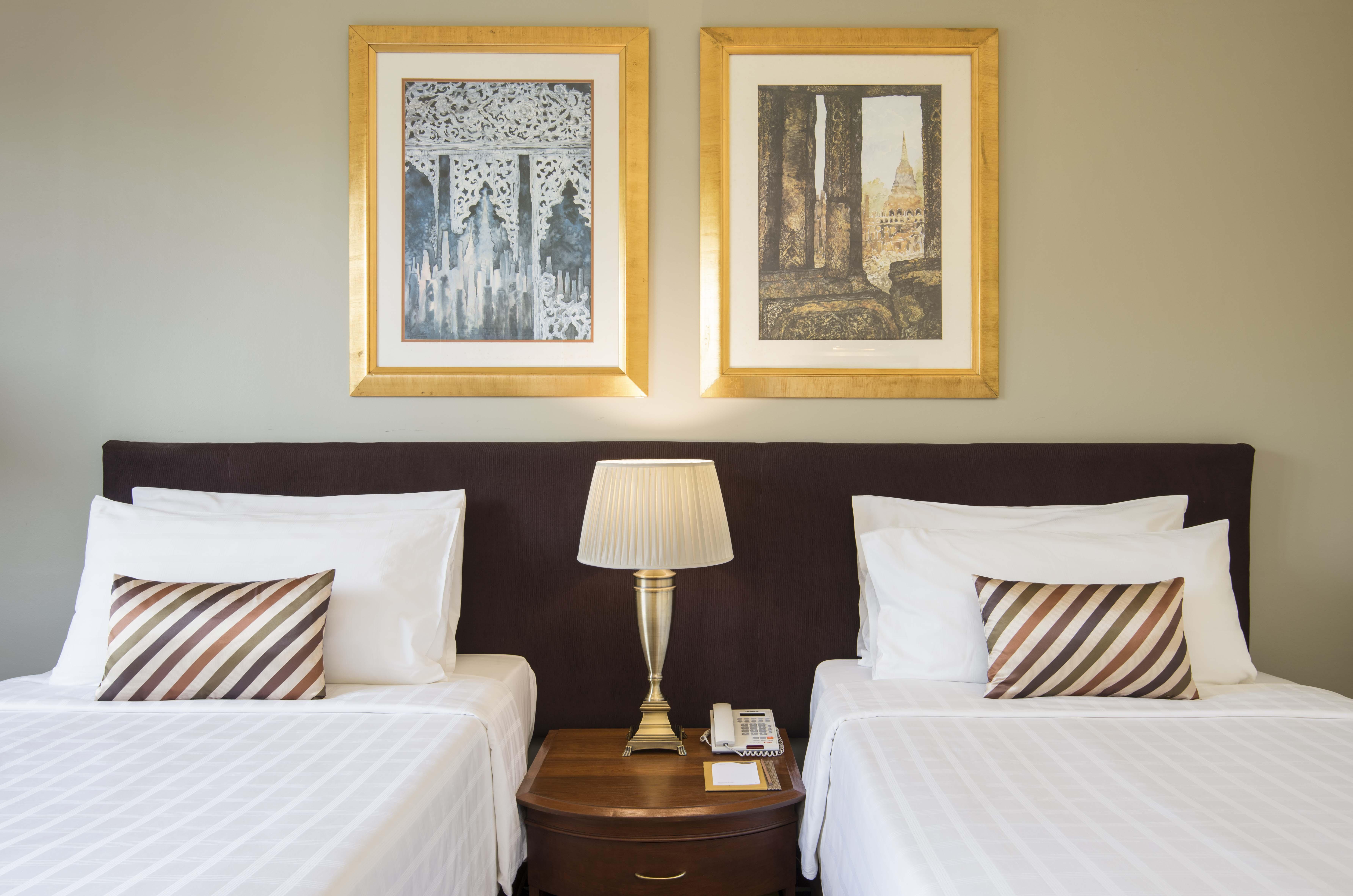 Chatrium Hotel Royal Lake Yangon Esterno foto