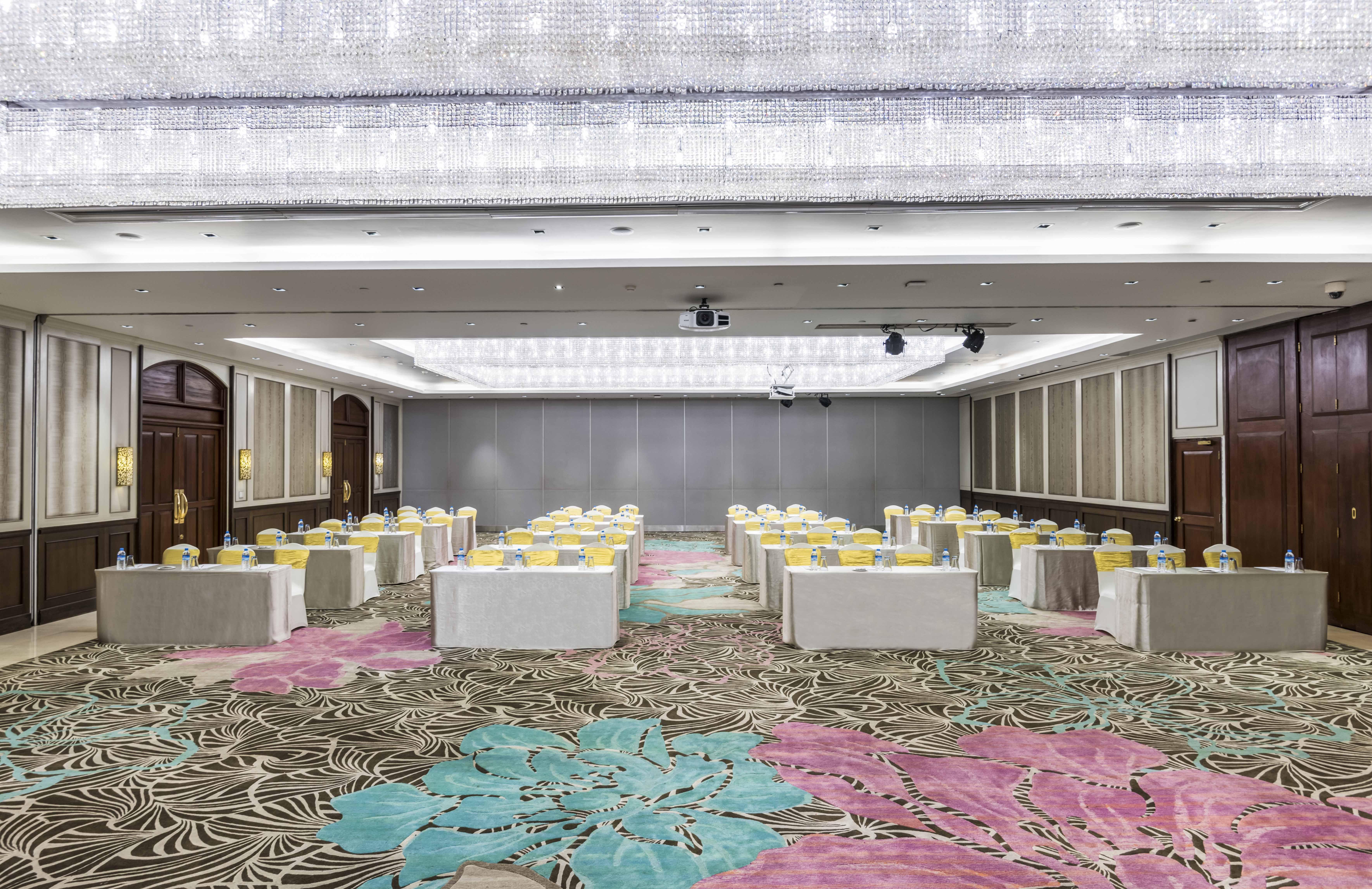 Chatrium Hotel Royal Lake Yangon Esterno foto