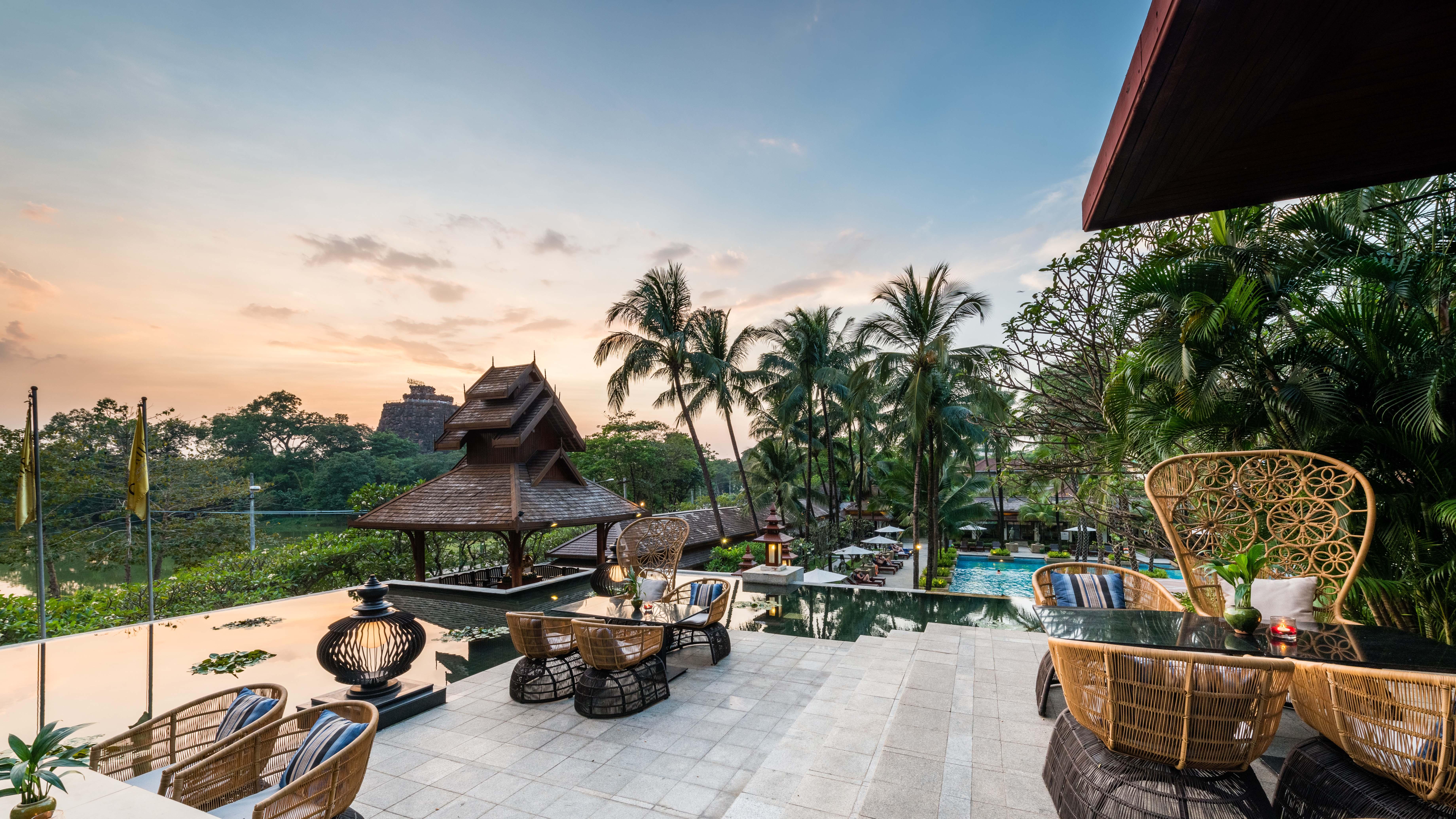 Chatrium Hotel Royal Lake Yangon Esterno foto