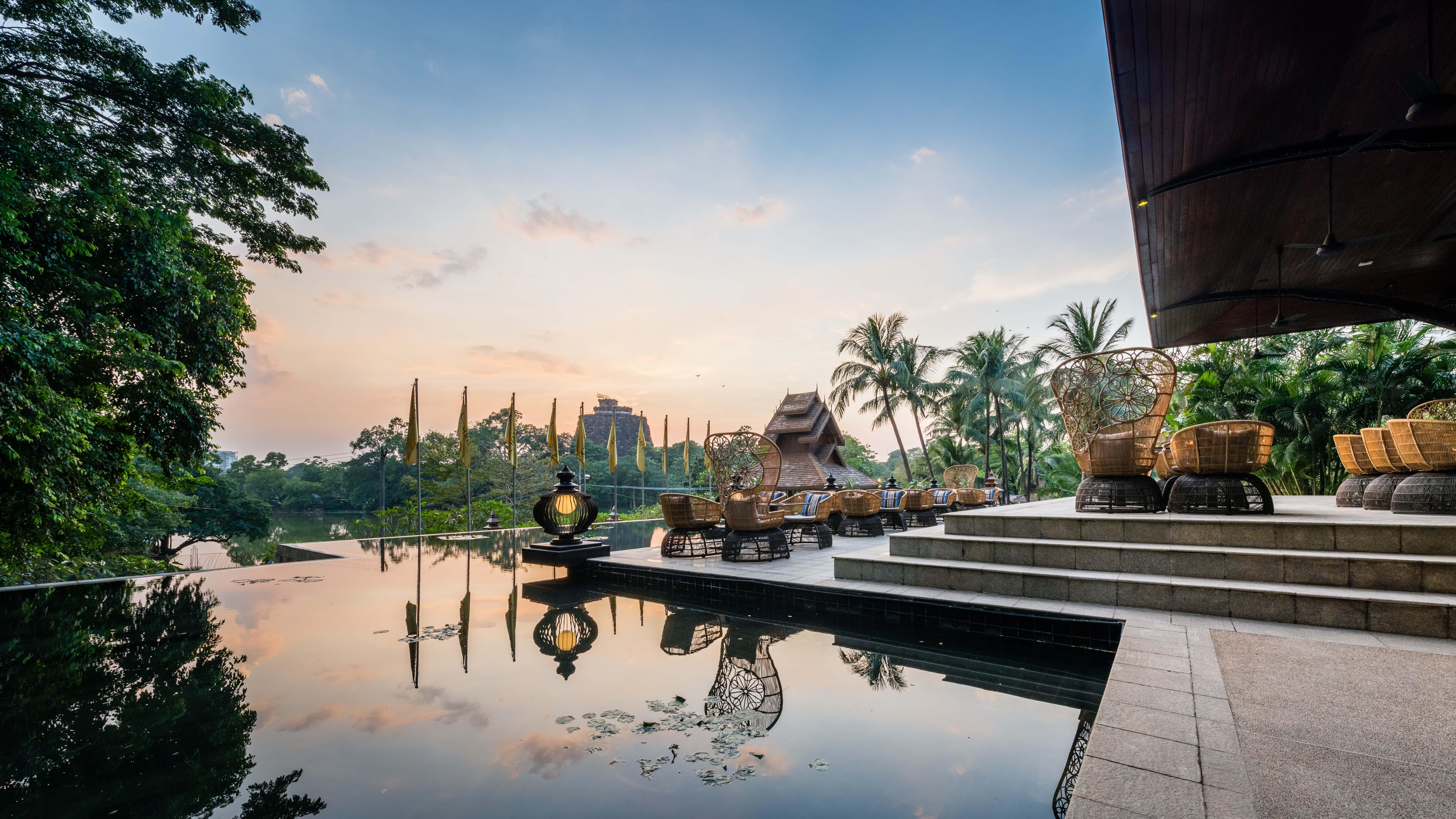 Chatrium Hotel Royal Lake Yangon Esterno foto